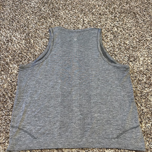 LULU LEMON TANK TOP - Picture 2 of 2